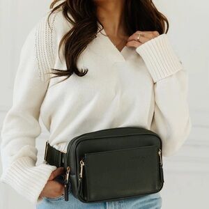 Ayla & Co Fanny Pack in Green!